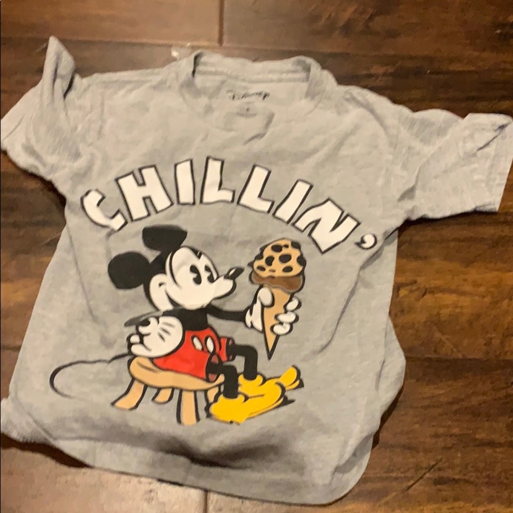 Disney boys size small shirt
